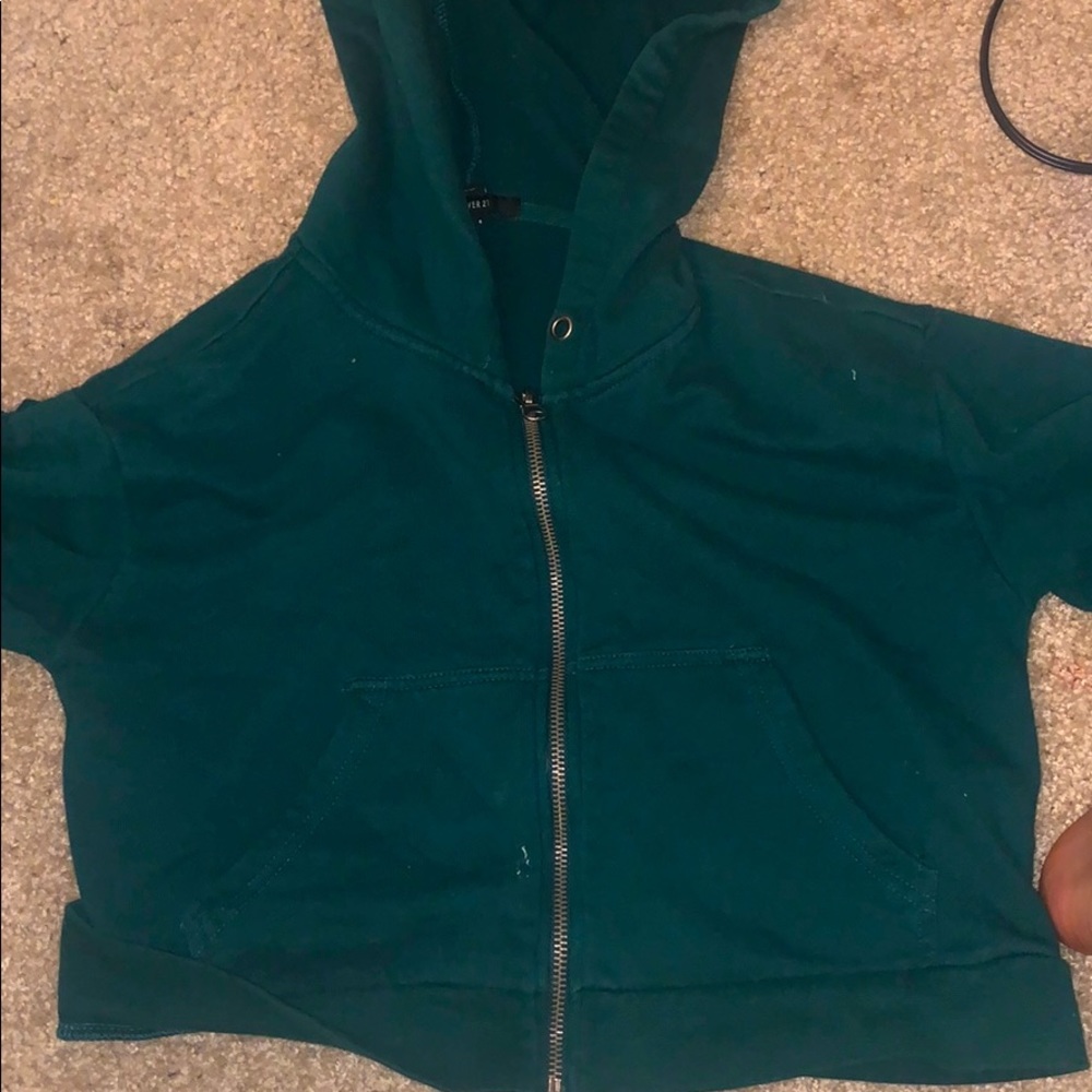 cropped hoodie